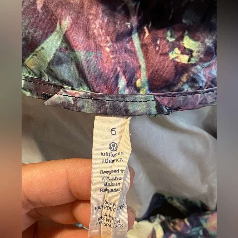 🟣 Lululemon Pack It Up Jacket – Size 6 – Abstract Multicolor Print - Picture 5 of 7